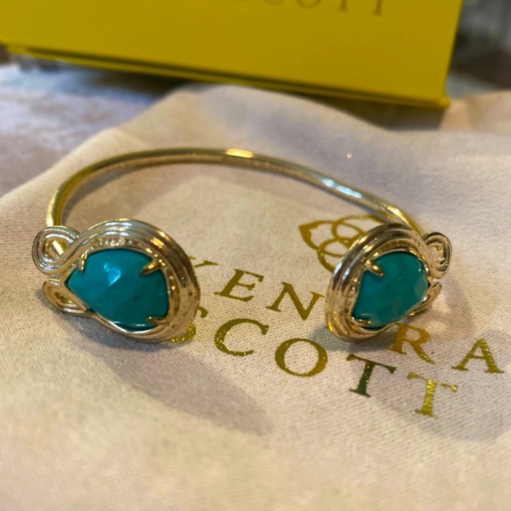 Kendra Scott Andy Gold Cuff Bracelet - Color: Turquoise
Magnesite